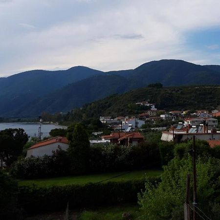 Ενοικιαζόμενα Δωμάτια Γεωργία Σταμούλου Rovies Exterior foto